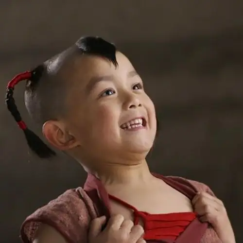 [吴磊][分享]190121 三石弟弟年轻时:穿着红肚兜的哪吒可可爱爱--爱豆