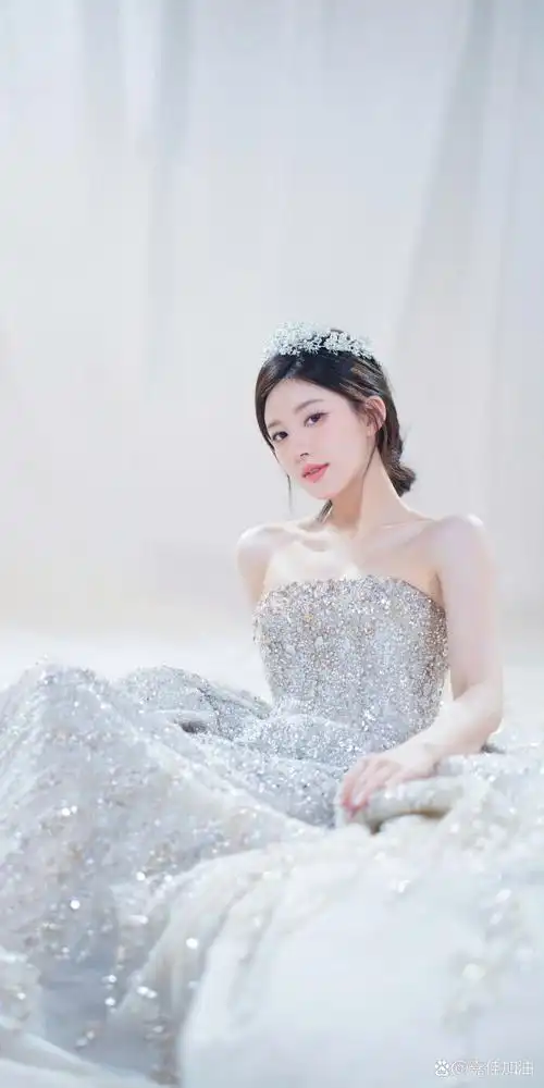 甜美可爱的赵露思, 婚纱照壁纸来了 今日份露思美图壁纸分享