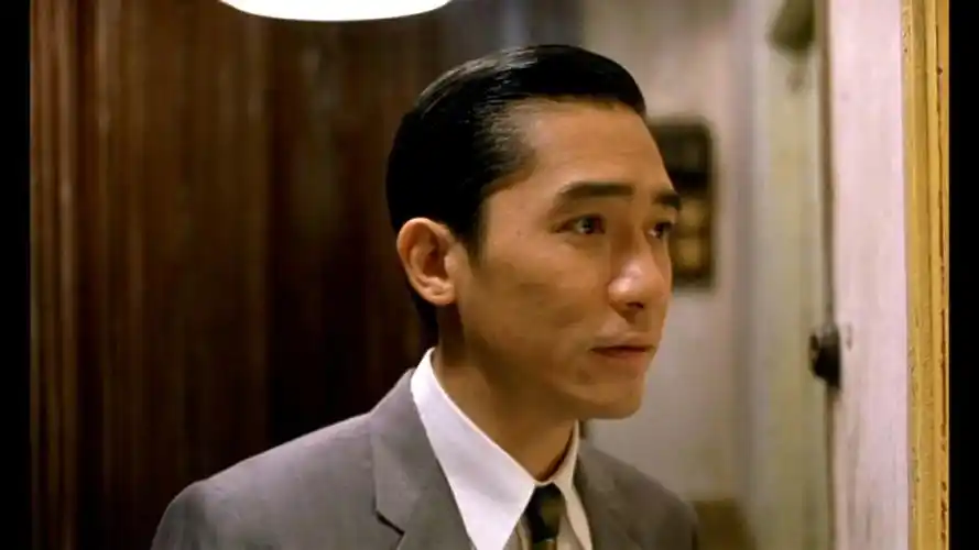 梁朝伟《花样年华》