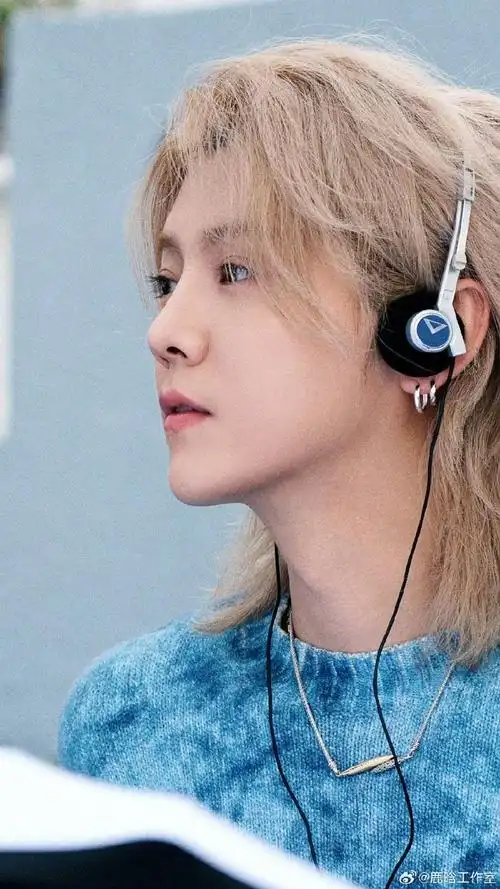 鹿晗##鹿晗夏夜vlog##歌手鹿晗#  每天会来这里看看有没有我鹿的消息