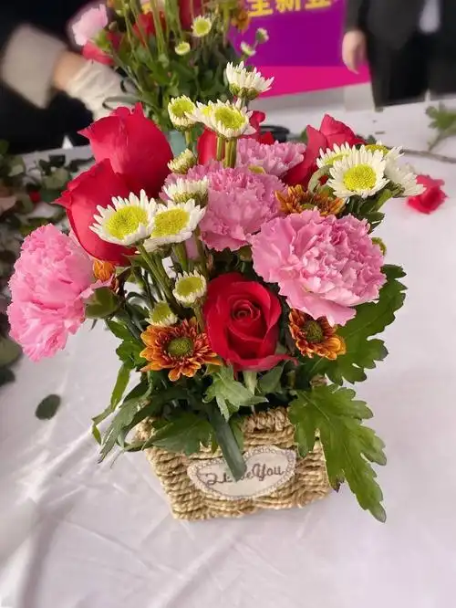 "安全用车·幸福生活"梅州深业丰田diy插花艺术课堂圆满落幕