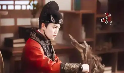 《锦衣之下》后,谭松韵的又一部古装大剧定档,男主仍是偶像派_钟汉良