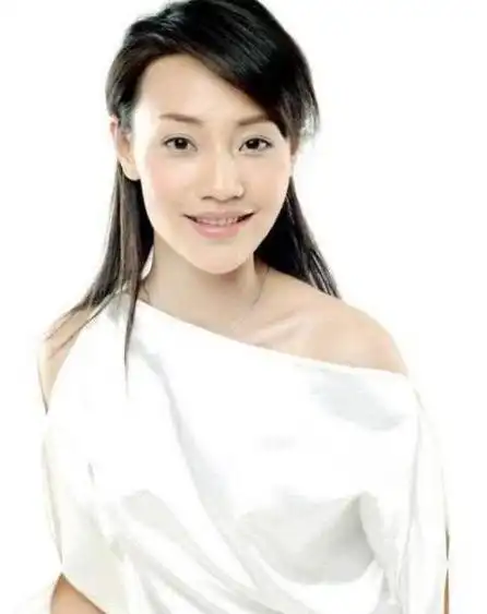 还记得《夕阳红》央视主持沈旭华吗?33岁在餐厅因推错门意外去世