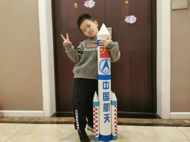 幼儿园手工制作火箭