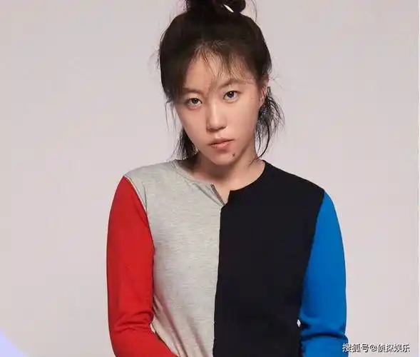 26岁窦靖童晒近照,素颜无明星包袱,形象气质和天后妈妈反差极大_照片_