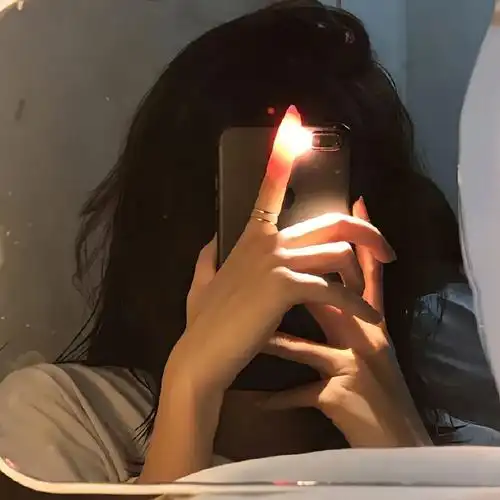 不露脸女生背影头像