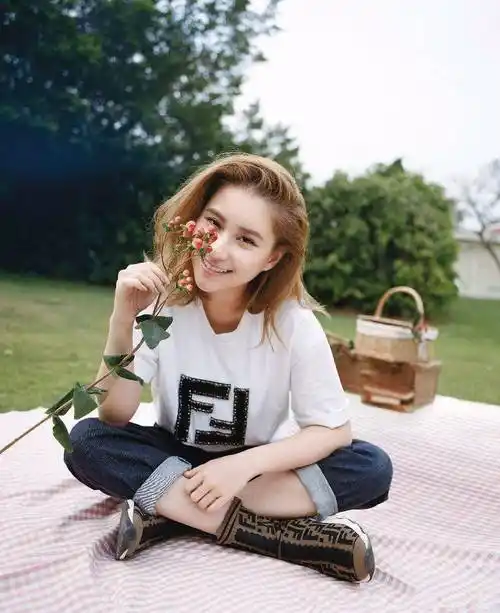 窦骁何超莲恋爱协议曝光,争吵时先分开,当日内解决矛盾_女友_父亲