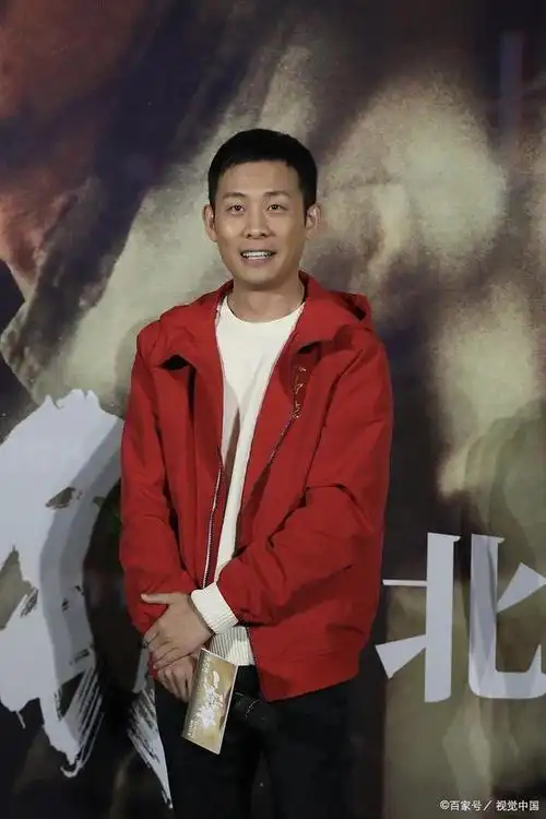 最近《狂飙》很火,电视剧中,饰演安欣的张译,从一名初出茅庐,意气风发