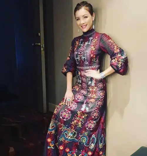 41岁生了三个孩子陈茵媺怎么还这么甜