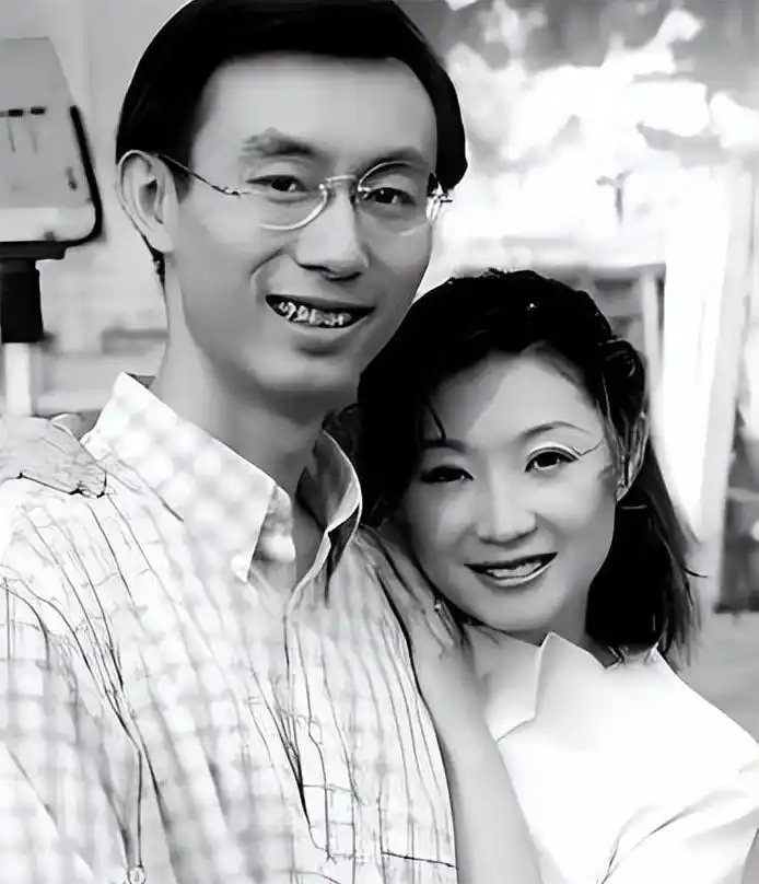 钱琳琳:央视主持,二婚带孩子嫁给张译,婚后夫妻选择丁克