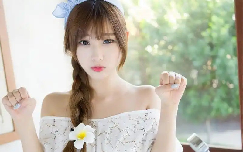 甜美女孩私房性感写真图片桌面壁纸