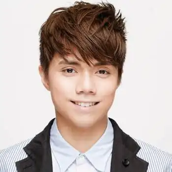 张敬轩拍戏遭村民拦路勒索