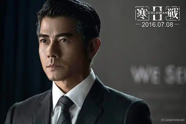 李文彬(梁家辉 饰)前警务处行动副处长,李家俊之父.蔡元祺(张国柱 饰)