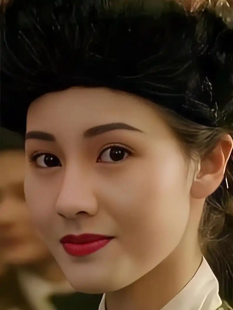 意外流出 李嘉欣曾荣获香港小姐及国际华裔小姐冠军,被誉为"最美港姐"