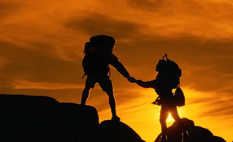 清明节踏青之登山图片,高清图片-壁纸族