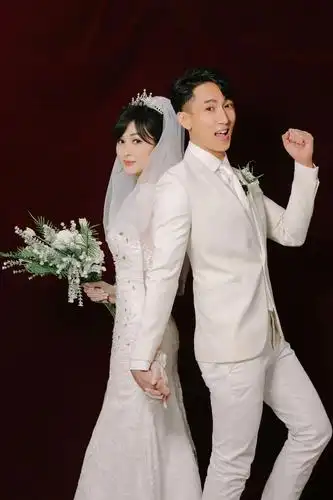 吴尊的高甜婚纱照来袭这碗狗粮我先干为敬