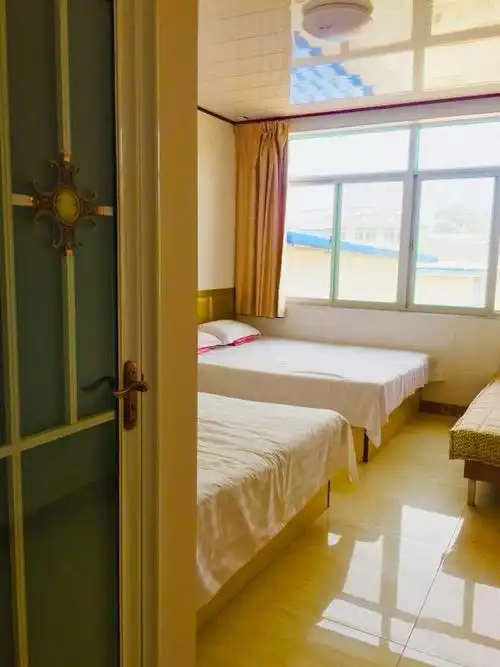 鲅鱼圈白沙湾鸿运农家院 13614978424(微信同步)15041709077(微信同步