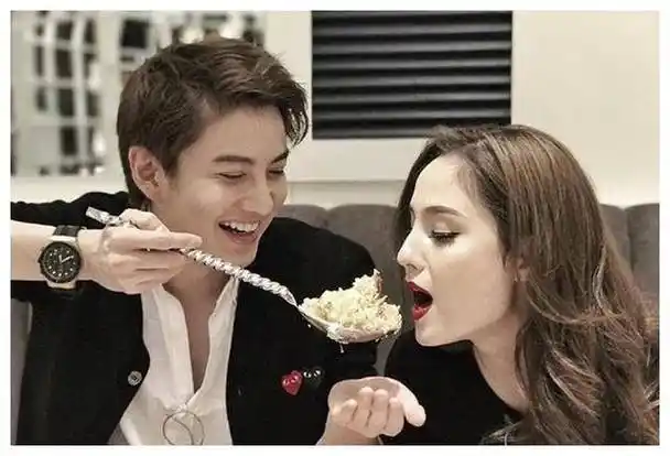 泰星golf爆出拥有乖巧听话的娃,让弟弟mike大吃一惊!_孩子_人们_生日