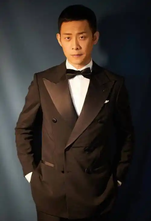 原创国内电影男演员总票房top10网友混进来两个奇怪的人