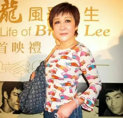 回顾时隔49年李小龙的死因有了新发现专家他死前喝大量的水