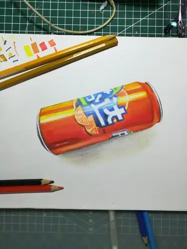 综合材料画一个易拉罐