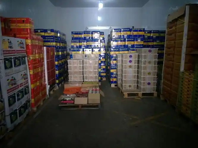 库房内货品增多,依然摆放整齐规范!