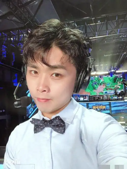 人皇sky再度直播魔兽争霸手感火热目测已找回当年的状态