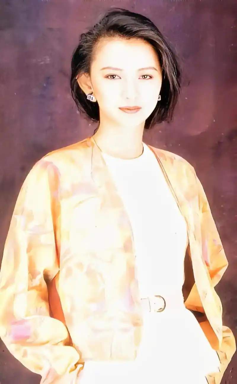 曾华倩.香港影视女演员#盛世美颜 #港星女神 #经典老照片 - 抖音