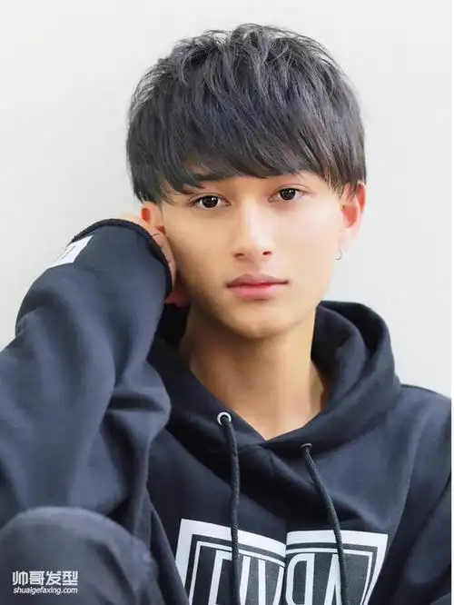 长刘海发型怎么弄最帅_齐刘海发型_帅哥发型网