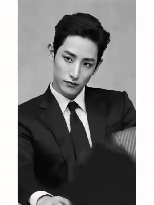 李洙赫满足了所有我对男人的幻想