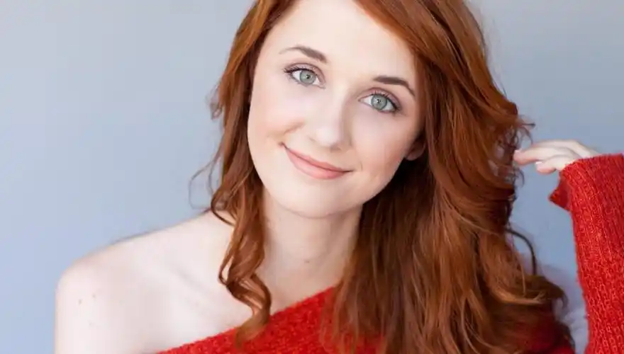 laura spencer bio, tattoo, height, married, dating, boyfriend