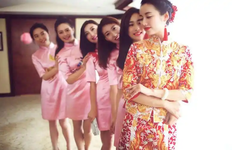 大江网 娱乐 正文  陈紫函   伴娘由吕一的好姐妹刘芸,高露,王力可