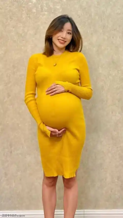 晒孕肚照片,腹部隆起侧面曲线夸张,坦言长胖二十斤_邹凯_肚子_孩子