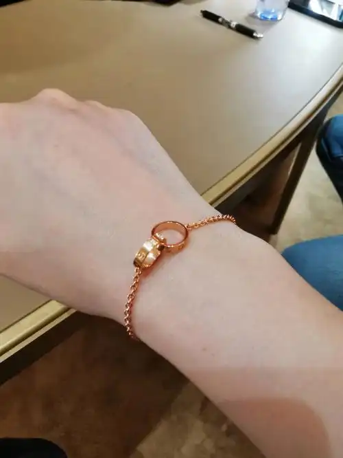 生日礼物卡地亚love手链