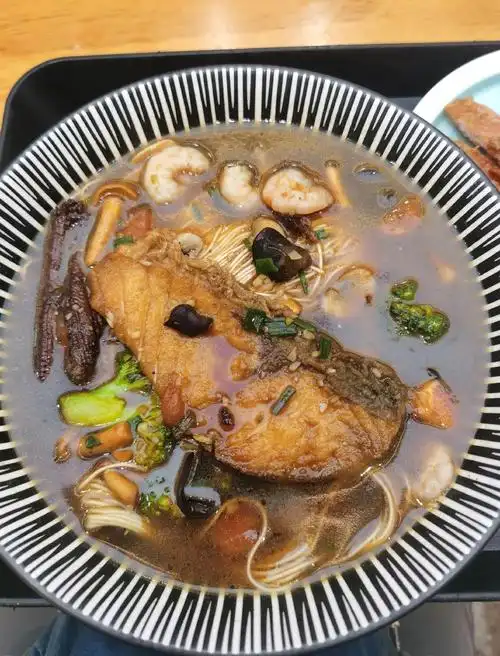 太仓面馆:爆鱼面与大排的奇妙体验 🍜