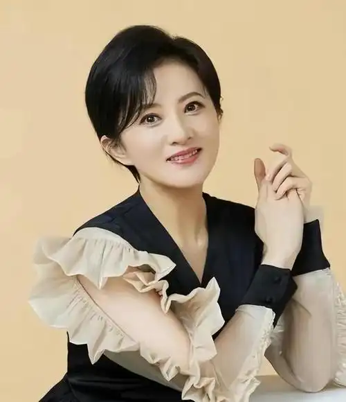 小婉君金铭一谈妈宝男二谈戏精男难怪43岁至今未婚