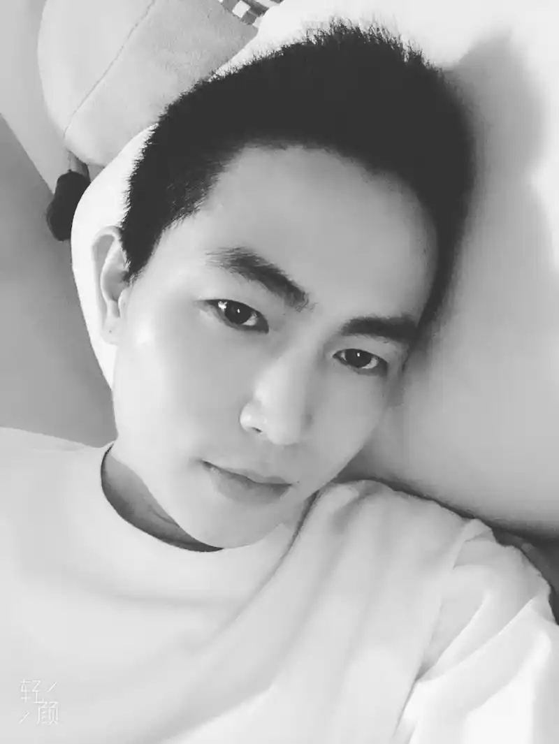 皇冠局1v4拿下35杀,这个只打雨林图的男人,真的有点强!