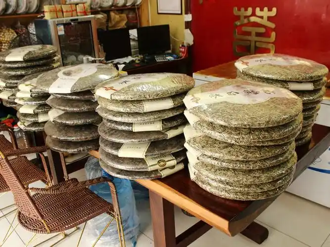 福鼎老白茶 六斤大饼白毫银针老白茶头春高山茶叶送礼佳品