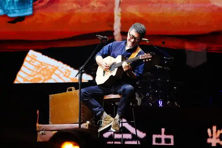 睽违699天终于盼到李宗盛有歌之年演唱会四度攻台北小巨蛋2场完售