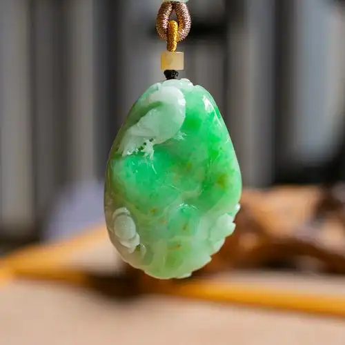 锦玉天然翡翠挂件花鸟翠绿绿冰xxc1898结缘颈饰