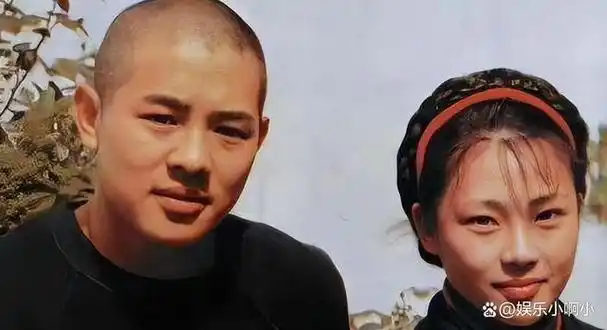 同是李连杰基因把黄秋燕女儿和利智女儿一对比差距一目了然