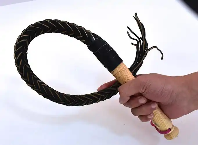 纯鞭马鞭武术牧羊训狗防身甩鞭健身赛马鞭子舞蹈影视道具定制 0.7米纯