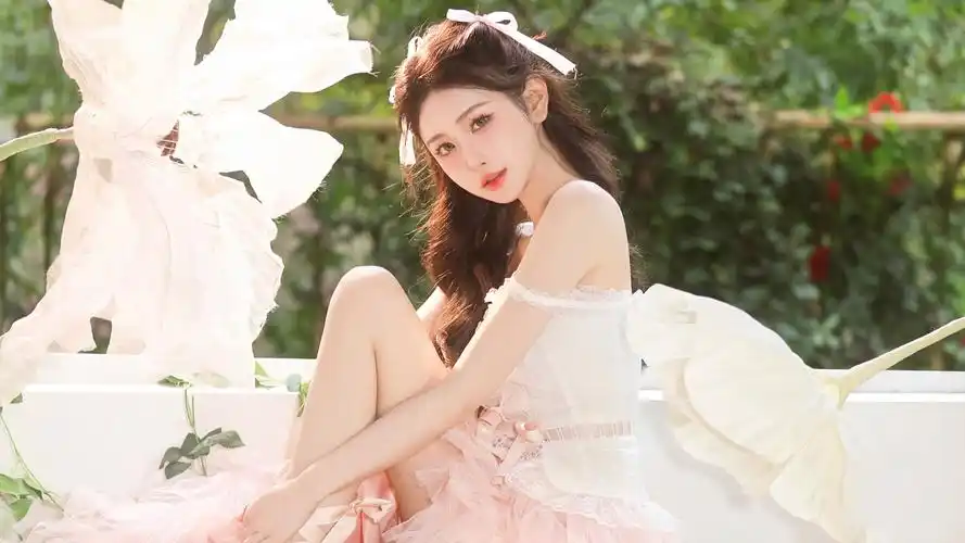 春天 美女裙子 公主 花 电脑壁纸高清大图预览1920x1080_美女壁纸下载