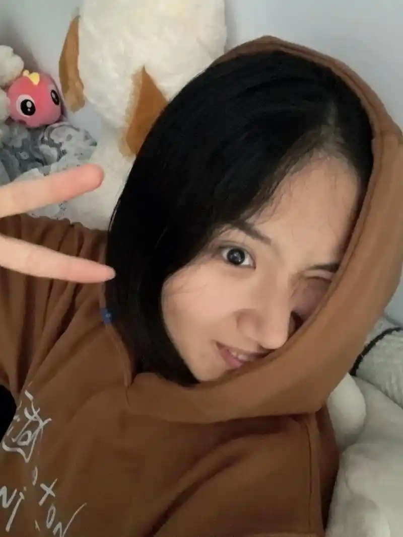 几张素颜图原相机#拍照92 #素颜 #自拍 - 抖音