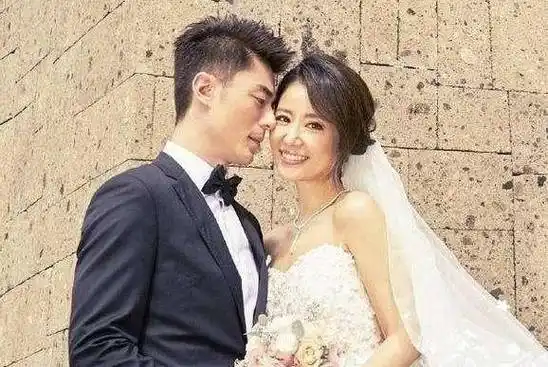 44岁的苏有朋曝出隐婚秘密老婆长这样子怪不得当年不娶心如