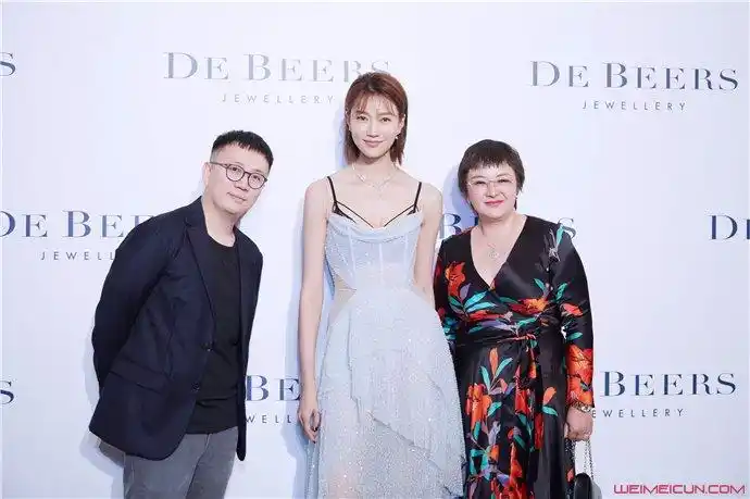 李斯羽真的只有182吗揭秘她的真实身高究竟有多高