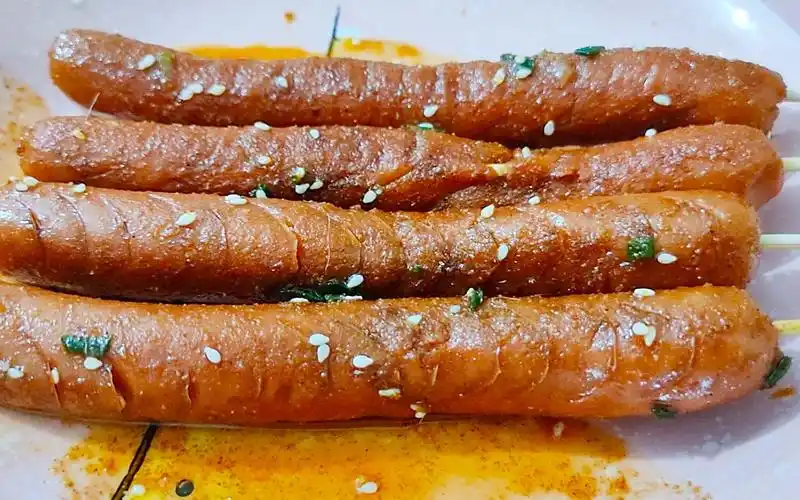 想吃油炸火腿肠不用买了,在家自己做,一分钟学会,干净又卫生!