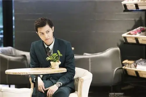 邱胜翊爱人的谎言曝深情照王子变暖男骑士