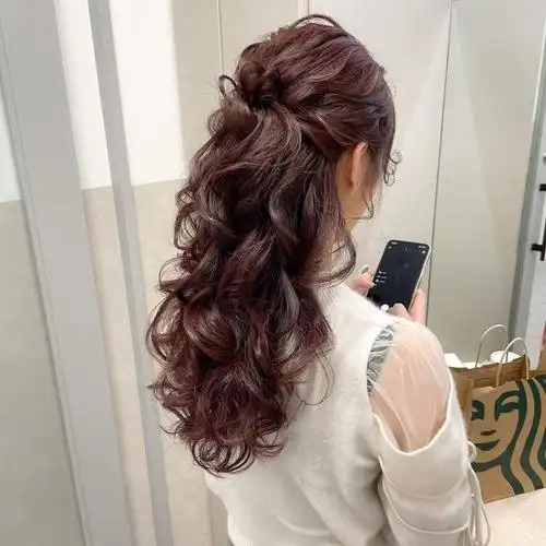 4种人气发型,烫卷剪短染色扎发都很美,元旦发型你会怎么做