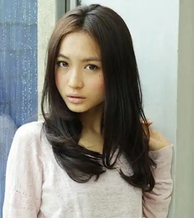 长国字脸女生适合的发型图片 修饰脸型让他一见钟情